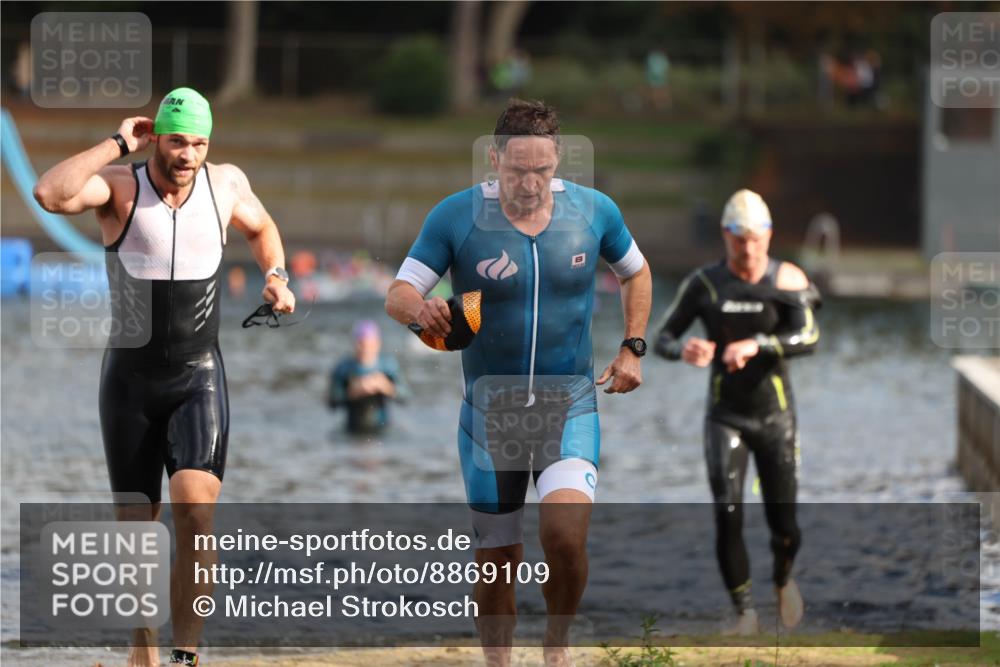 14.09.2025 - Stadtparktriathlon Michael Strokosch http://msf.ph/oto/8869109 14.09.2025 10:50:31 Schwimmen 833, 847, 850, 851 meine-sportfotos.de