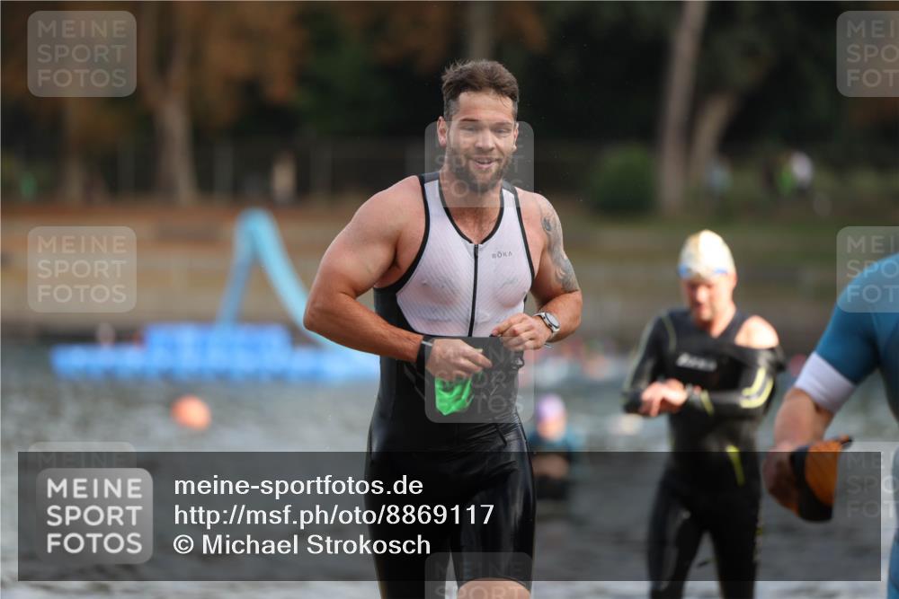 14.09.2025 - Stadtparktriathlon Michael Strokosch http://msf.ph/oto/8869117 14.09.2025 10:50:33 Schwimmen 847, 850, 851 meine-sportfotos.de