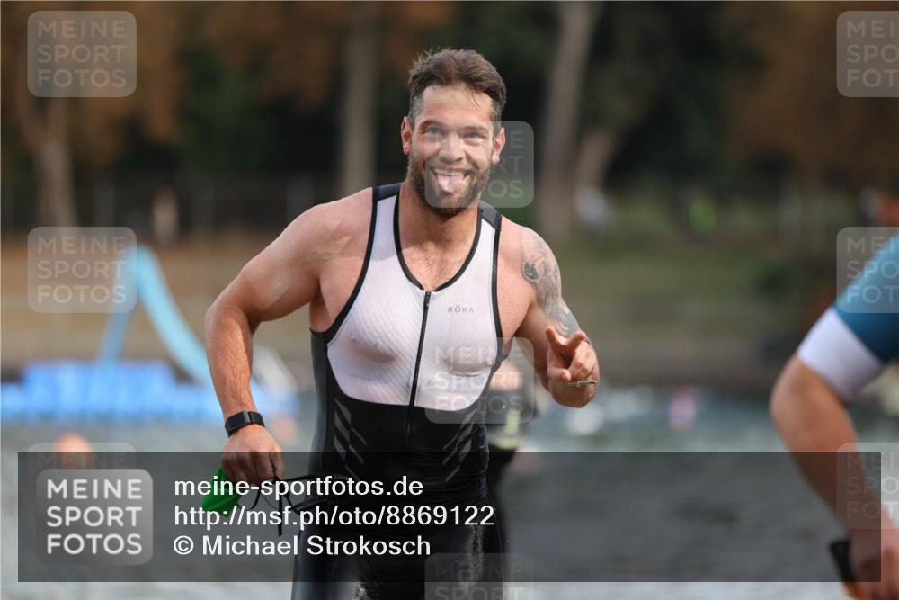14.09.2025 - Stadtparktriathlon Michael Strokosch http://msf.ph/oto/8869122 14.09.2025 10:50:34 Schwimmen 847, 850, 851 meine-sportfotos.de
