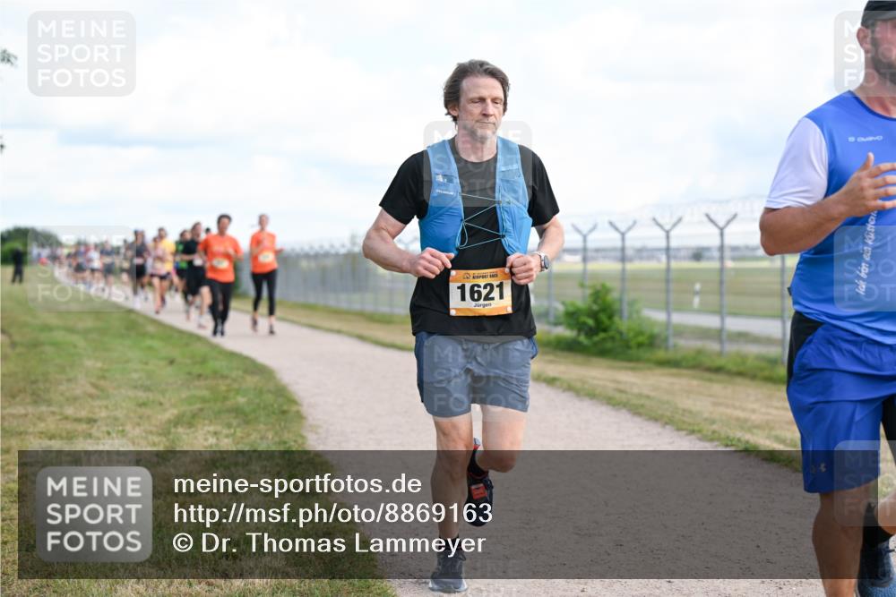 14.09.2025 - Airport Race Dr. Thomas Lammeyer http://msf.ph/oto/8869163 14.09.2025 12:13:26 Laufen 1621 meine-sportfotos.de