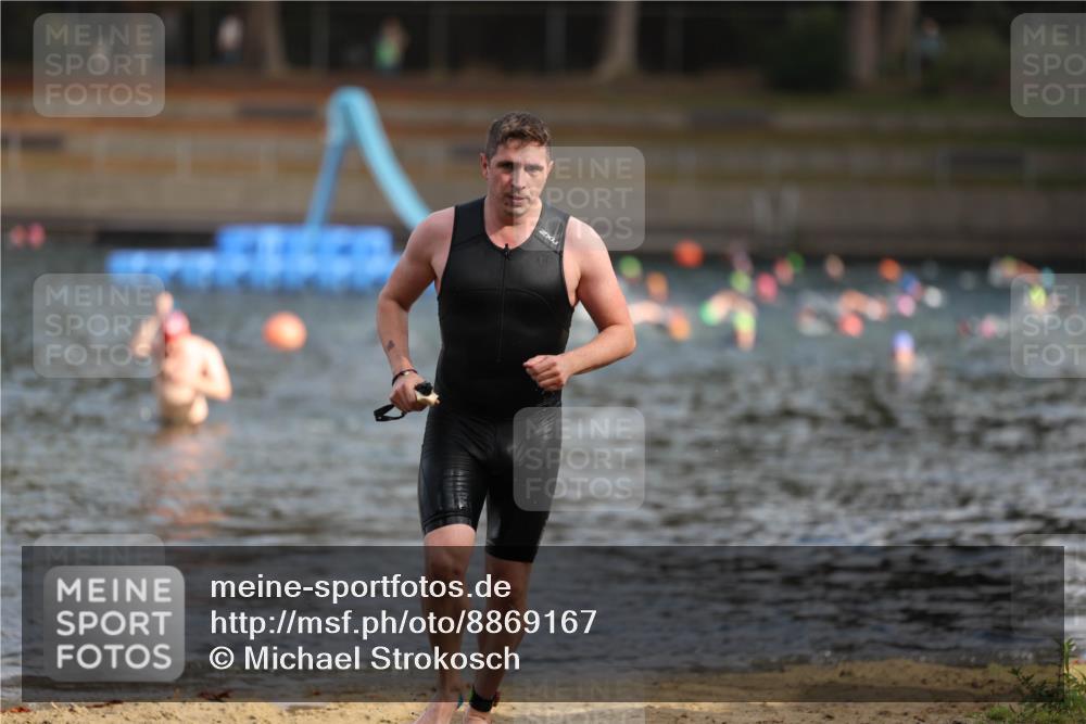 14.09.2025 - Stadtparktriathlon Michael Strokosch http://msf.ph/oto/8869167 14.09.2025 10:51:14 Schwimmen 914 meine-sportfotos.de