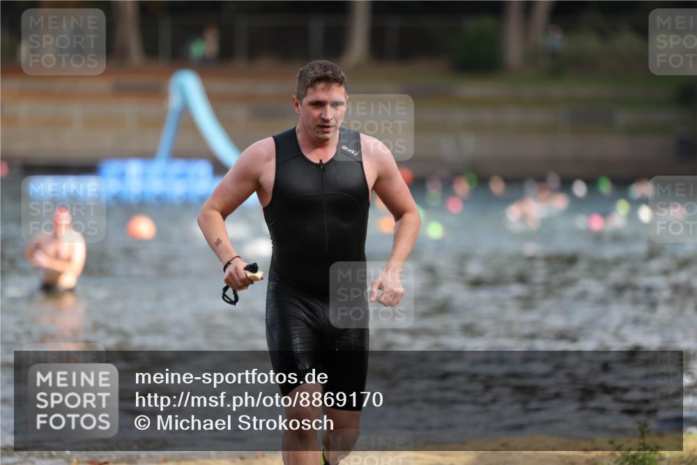 14.09.2025 - Stadtparktriathlon Michael Strokosch http://msf.ph/oto/8869170 14.09.2025 10:51:15 Schwimmen 914 meine-sportfotos.de