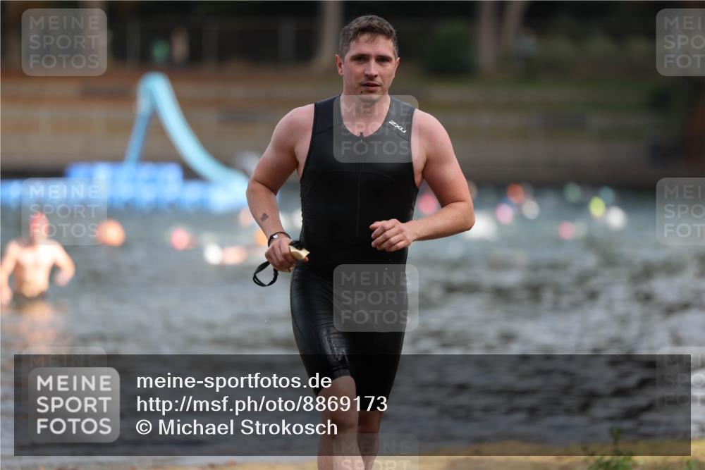 14.09.2025 - Stadtparktriathlon Michael Strokosch http://msf.ph/oto/8869173 14.09.2025 10:51:16 Schwimmen 914 meine-sportfotos.de