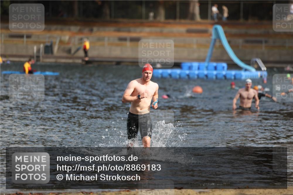 14.09.2025 - Stadtparktriathlon Michael Strokosch http://msf.ph/oto/8869183 14.09.2025 10:51:25 Schwimmen 905 meine-sportfotos.de