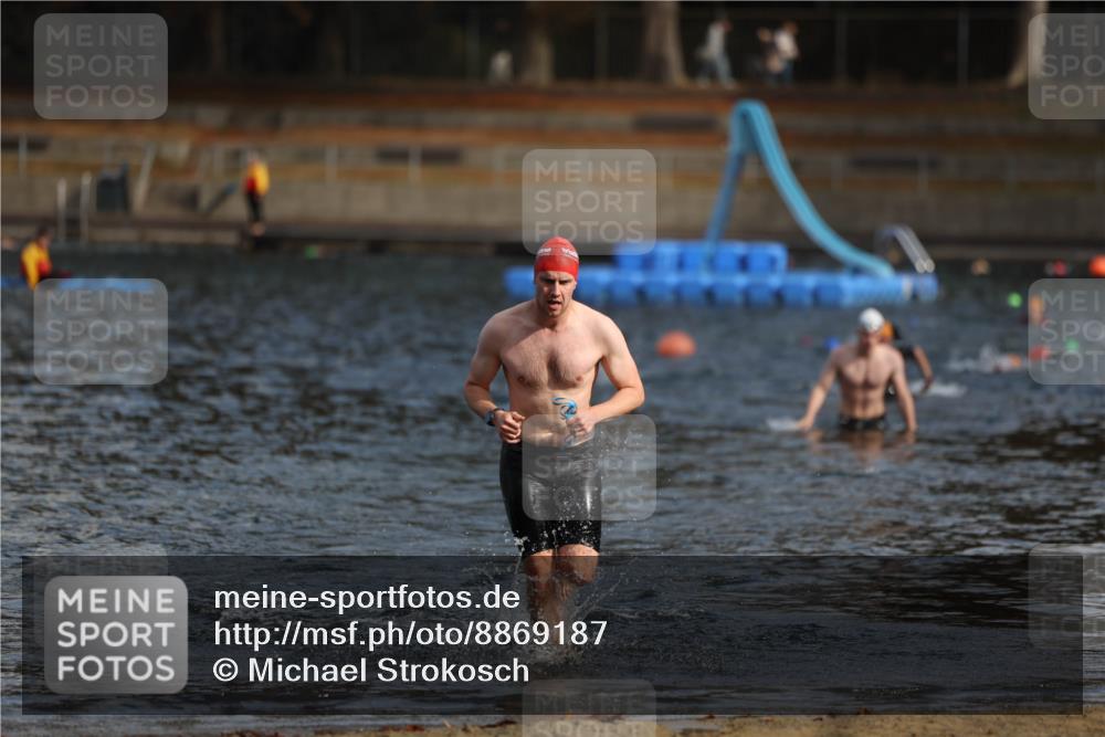 14.09.2025 - Stadtparktriathlon Michael Strokosch http://msf.ph/oto/8869187 14.09.2025 10:51:26 Schwimmen 905 meine-sportfotos.de