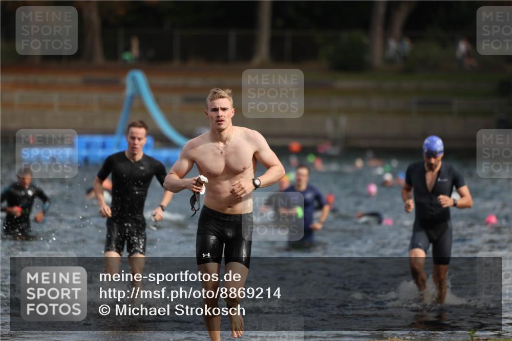 14.09.2025 - Stadtparktriathlon Michael Strokosch http://msf.ph/oto/8869214 14.09.2025 10:51:42 Schwimmen 848, 849, 856 meine-sportfotos.de