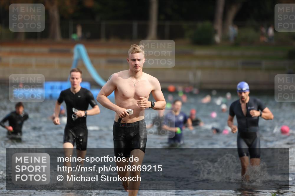 14.09.2025 - Stadtparktriathlon Michael Strokosch http://msf.ph/oto/8869215 14.09.2025 10:51:42 Schwimmen 848, 849, 856 meine-sportfotos.de