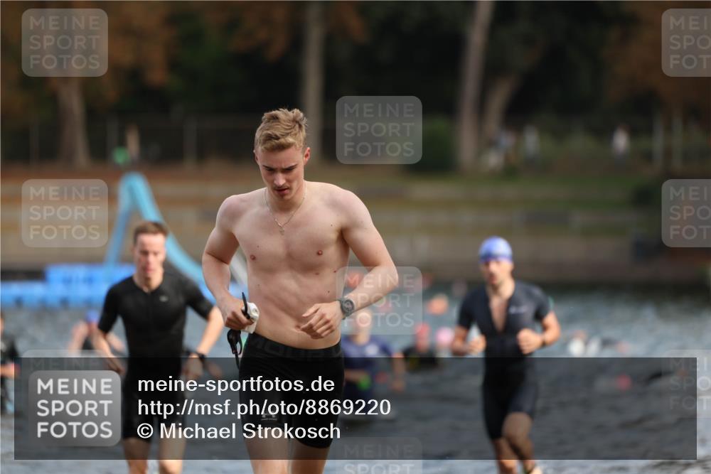 14.09.2025 - Stadtparktriathlon Michael Strokosch http://msf.ph/oto/8869220 14.09.2025 10:51:43 Schwimmen 848, 849, 856 meine-sportfotos.de