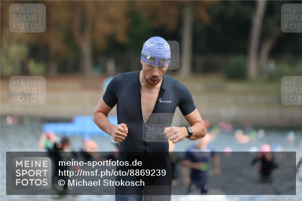 14.09.2025 - Stadtparktriathlon Michael Strokosch http://msf.ph/oto/8869239 14.09.2025 10:51:48 Schwimmen 827, 848, 849 meine-sportfotos.de