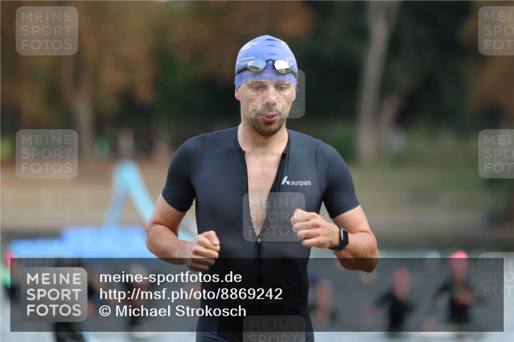 14.09.2025 - Stadtparktriathlon Michael Strokosch http://msf.ph/oto/8869242 14.09.2025 10:51:49 Schwimmen 827, 848, 849 meine-sportfotos.de