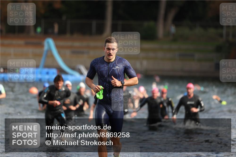 14.09.2025 - Stadtparktriathlon Michael Strokosch http://msf.ph/oto/8869258 14.09.2025 10:51:54 Schwimmen 827, 835, 852, 859, 917 meine-sportfotos.de