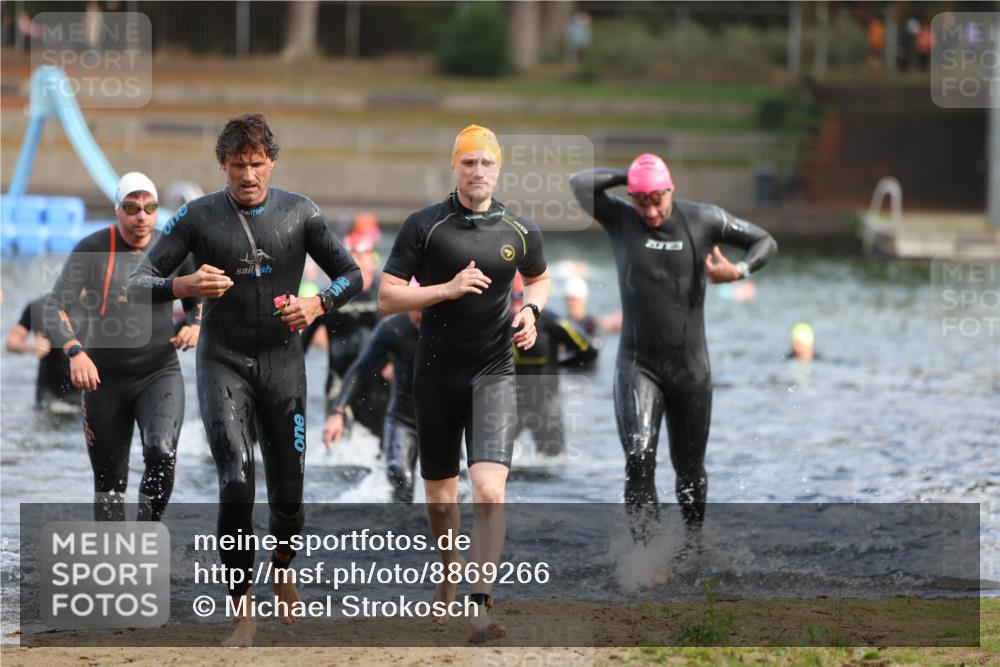 14.09.2025 - Stadtparktriathlon Michael Strokosch http://msf.ph/oto/8869266 14.09.2025 10:51:59 Schwimmen 827, 835, 846, 852, 859, 867, 878, 898, 917 meine-sportfotos.de