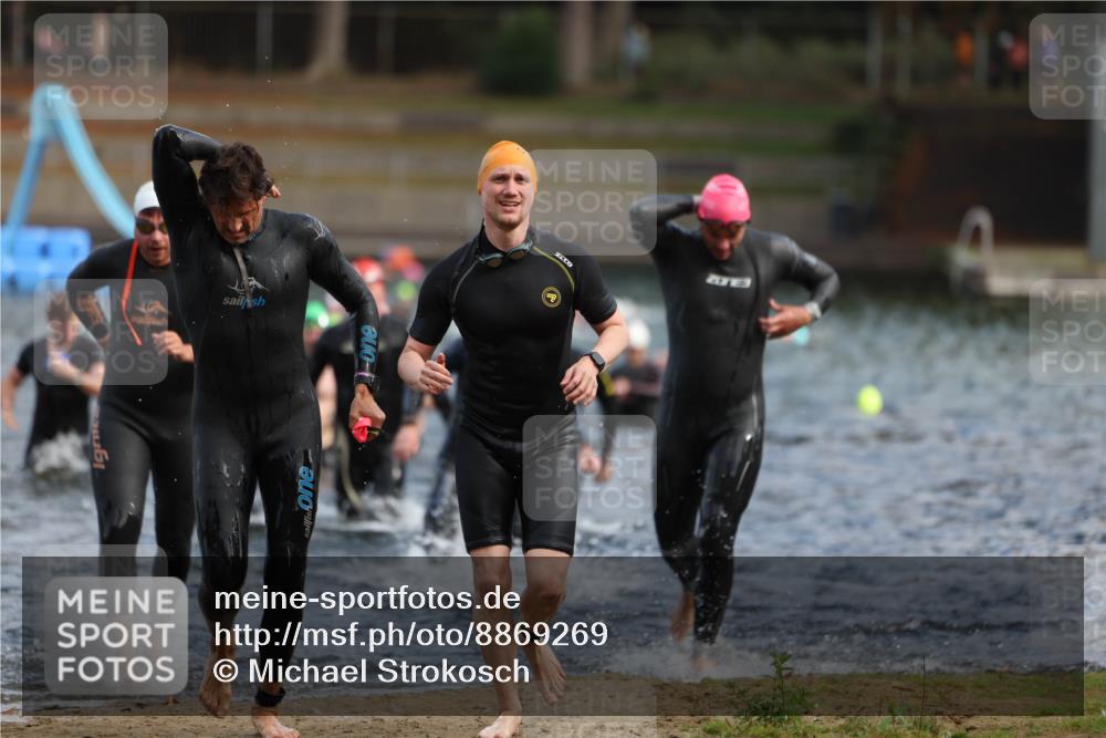 14.09.2025 - Stadtparktriathlon Michael Strokosch http://msf.ph/oto/8869269 14.09.2025 10:51:59 Schwimmen 827, 835, 846, 852, 859, 867, 878, 898, 917 meine-sportfotos.de