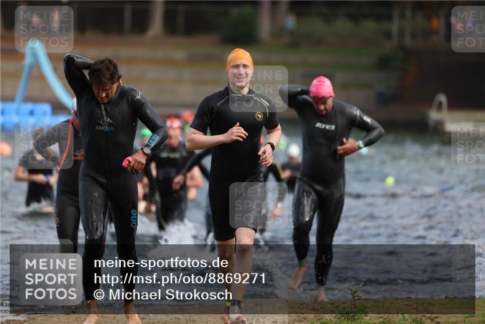 14.09.2025 - Stadtparktriathlon Michael Strokosch http://msf.ph/oto/8869271 14.09.2025 10:51:59 Schwimmen 827, 835, 846, 852, 859, 867, 878, 898, 917 meine-sportfotos.de