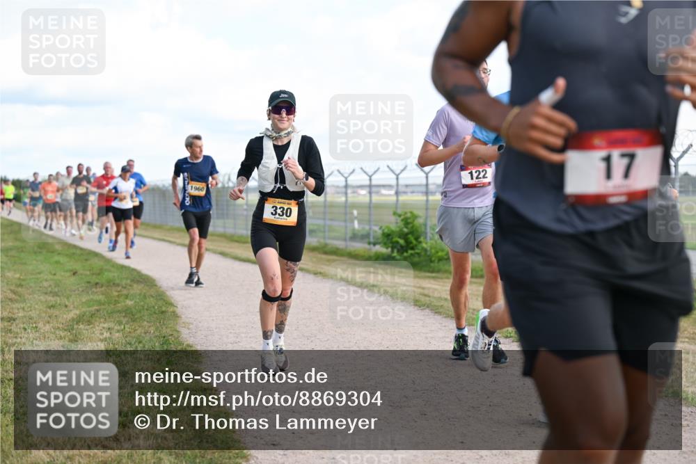 14.09.2025 - Airport Race Dr. Thomas Lammeyer http://msf.ph/oto/8869304 14.09.2025 12:13:39 Laufen 122, 1960, 330, 17 meine-sportfotos.de