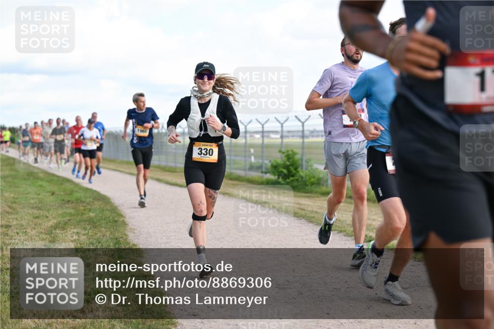 14.09.2025 - Airport Race Dr. Thomas Lammeyer http://msf.ph/oto/8869306 14.09.2025 12:13:39 Laufen 1960, 330, 1 meine-sportfotos.de