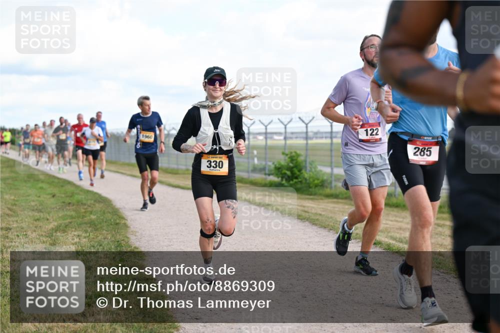 14.09.2025 - Airport Race Dr. Thomas Lammeyer http://msf.ph/oto/8869309 14.09.2025 12:13:39 Laufen 1960, 330, 122, 285 meine-sportfotos.de