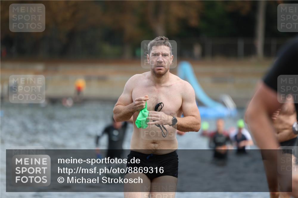 14.09.2025 - Stadtparktriathlon Michael Strokosch http://msf.ph/oto/8869316 14.09.2025 10:52:14 Schwimmen 826, 836, 838, 862, 873, 878, 882, 897, 898, 919 meine-sportfotos.de