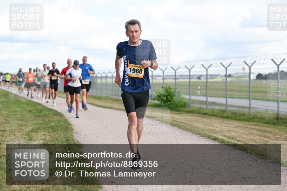 14.09.2025 - Airport Race Dr. Thomas Lammeyer http://msf.ph/oto/8869356 14.09.2025 12:13:41 Laufen 1960 meine-sportfotos.de