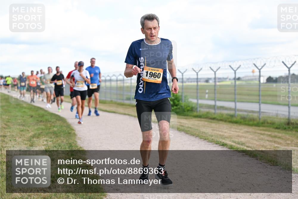 14.09.2025 - Airport Race Dr. Thomas Lammeyer http://msf.ph/oto/8869363 14.09.2025 12:13:42 Laufen 1960 meine-sportfotos.de