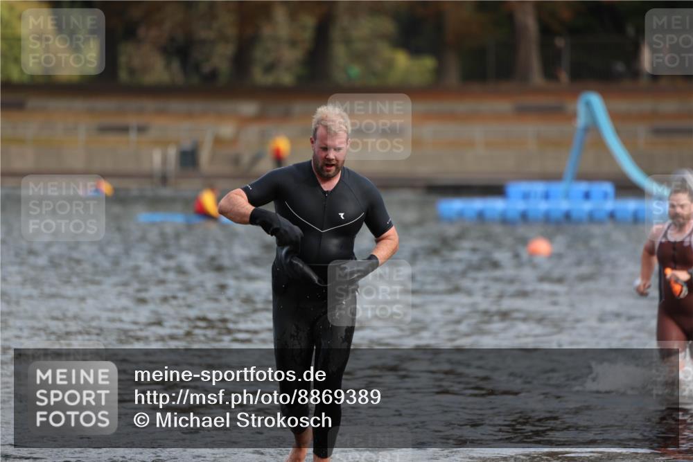 14.09.2025 - Stadtparktriathlon Michael Strokosch http://msf.ph/oto/8869389 14.09.2025 10:52:43 Schwimmen 870, 872, 893, 894, 918, 920 meine-sportfotos.de