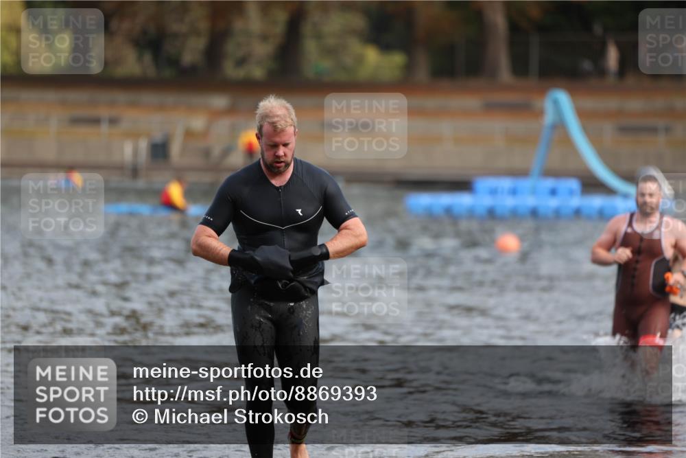 14.09.2025 - Stadtparktriathlon Michael Strokosch http://msf.ph/oto/8869393 14.09.2025 10:52:43 Schwimmen 870, 872, 893, 894, 918, 920 meine-sportfotos.de