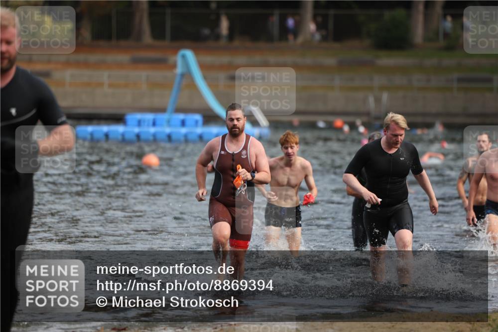 14.09.2025 - Stadtparktriathlon Michael Strokosch http://msf.ph/oto/8869394 14.09.2025 10:52:45 Schwimmen 841, 870, 872, 893, 894, 918, 920 meine-sportfotos.de