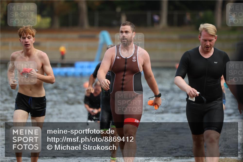 14.09.2025 - Stadtparktriathlon Michael Strokosch http://msf.ph/oto/8869412 14.09.2025 10:52:50 Schwimmen 841, 861, 870, 872, 893, 894, 918, 920 meine-sportfotos.de