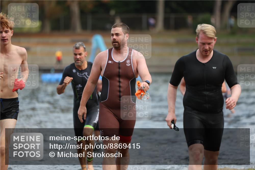 14.09.2025 - Stadtparktriathlon Michael Strokosch http://msf.ph/oto/8869415 14.09.2025 10:52:50 Schwimmen 841, 861, 870, 872, 893, 894, 918, 920 meine-sportfotos.de