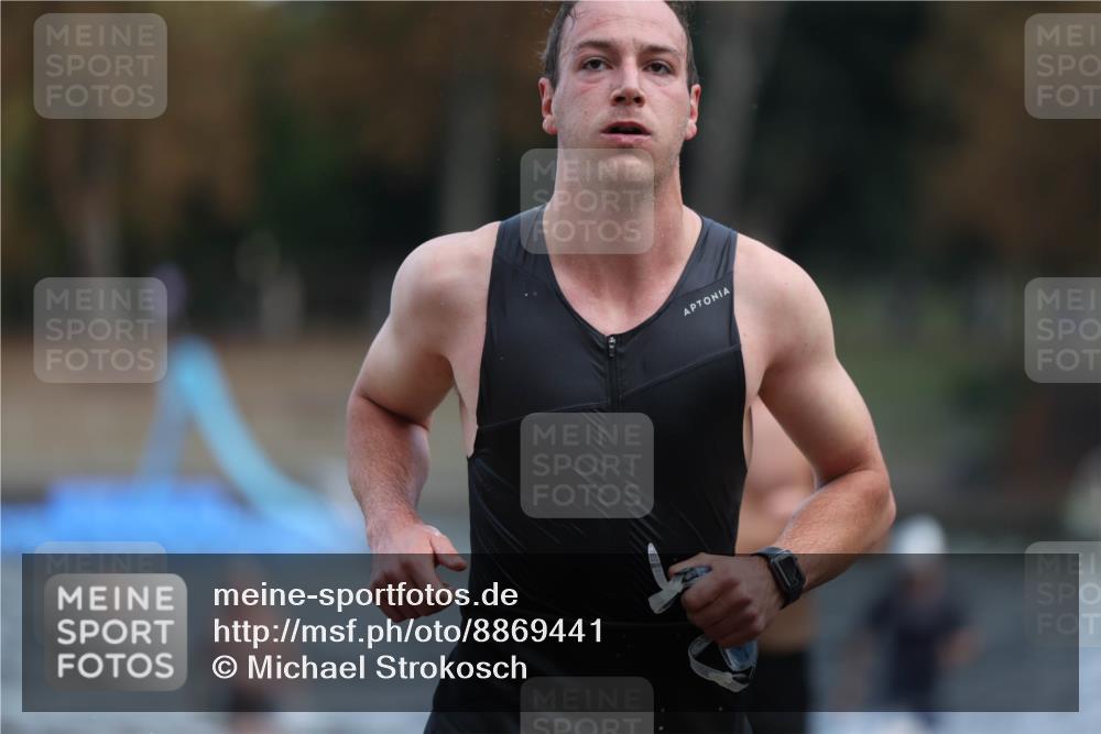 14.09.2025 - Stadtparktriathlon Michael Strokosch http://msf.ph/oto/8869441 14.09.2025 10:52:58 Schwimmen 822, 841, 861, 872, 893 meine-sportfotos.de