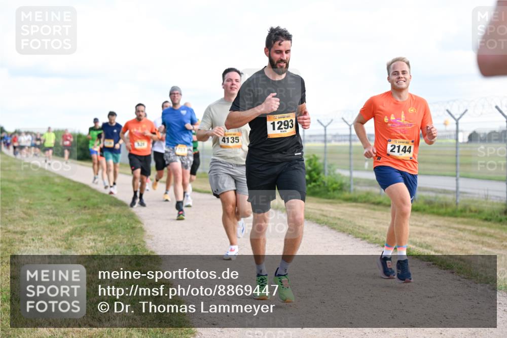 14.09.2025 - Airport Race Dr. Thomas Lammeyer http://msf.ph/oto/8869447 14.09.2025 12:13:47 Laufen 4135, 1293, 2144 meine-sportfotos.de
