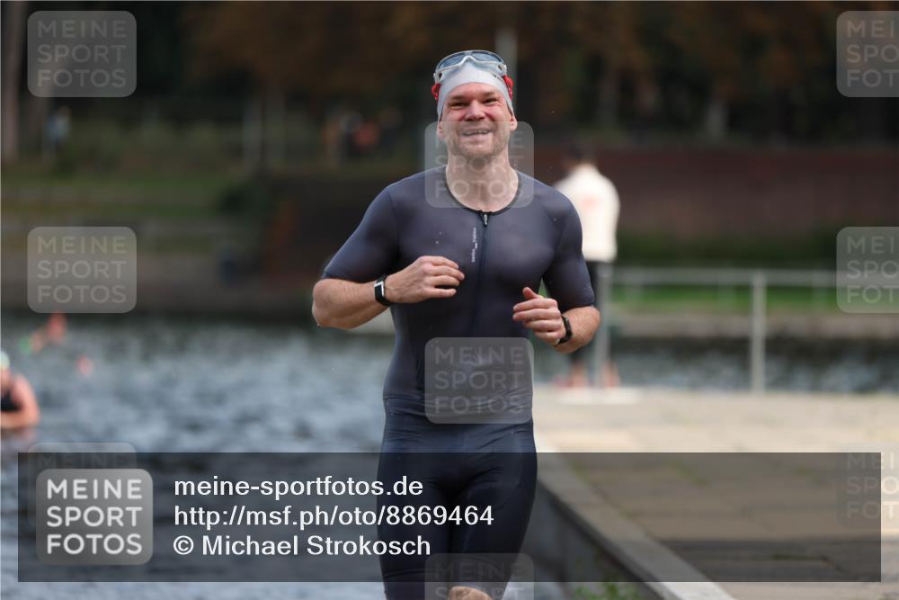 14.09.2025 - Stadtparktriathlon Michael Strokosch http://msf.ph/oto/8869464 14.09.2025 10:53:06 Schwimmen 822, 854 meine-sportfotos.de
