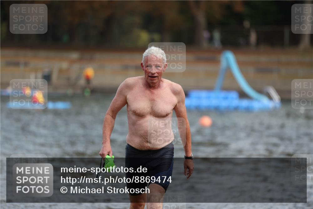 14.09.2025 - Stadtparktriathlon Michael Strokosch http://msf.ph/oto/8869474 14.09.2025 10:53:14 Schwimmen 854, 902 meine-sportfotos.de