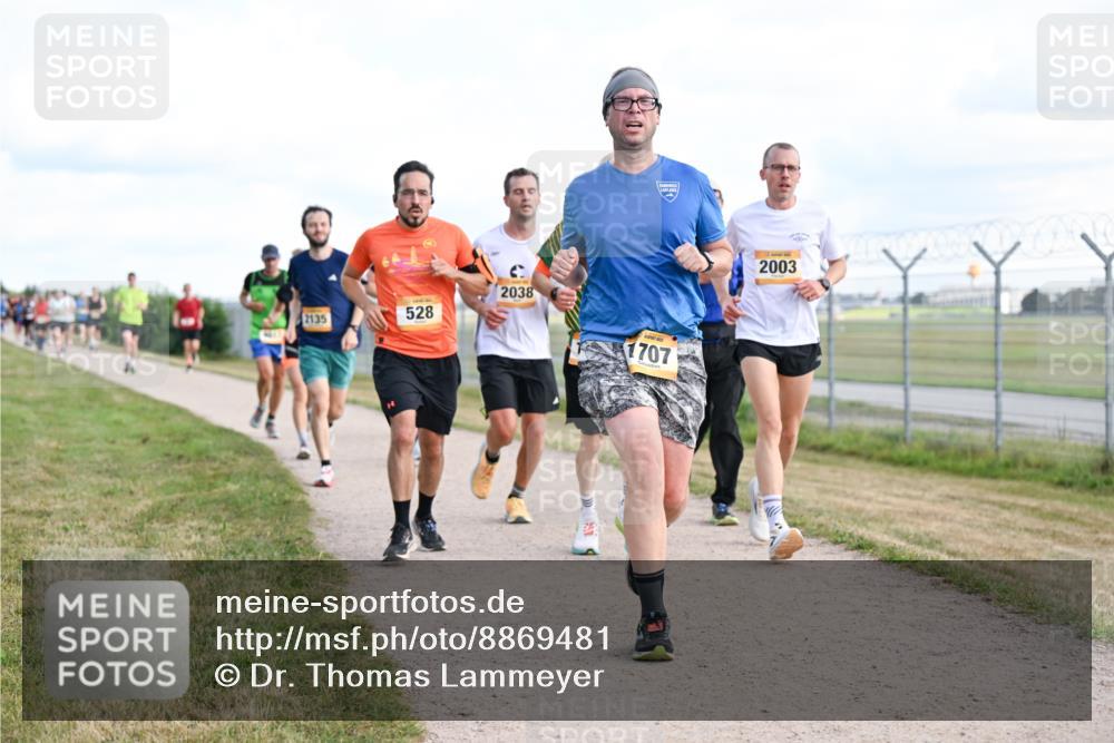 14.09.2025 - Airport Race Dr. Thomas Lammeyer http://msf.ph/oto/8869481 14.09.2025 12:13:49 Laufen 2135, 528, 2038, 1707, 2003 meine-sportfotos.de