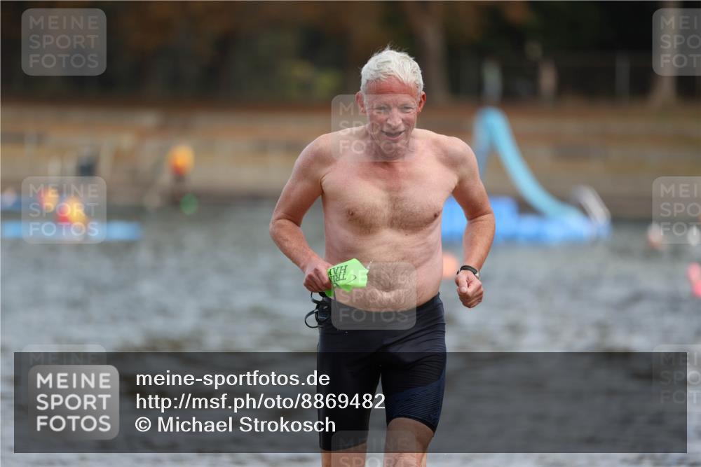 14.09.2025 - Stadtparktriathlon Michael Strokosch http://msf.ph/oto/8869482 14.09.2025 10:53:15 Schwimmen 854, 902 meine-sportfotos.de