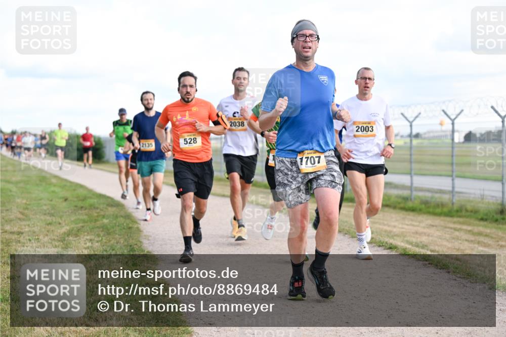 14.09.2025 - Airport Race Dr. Thomas Lammeyer http://msf.ph/oto/8869484 14.09.2025 12:13:49 Laufen 2135, 528, 2038, 1707, 2003 meine-sportfotos.de