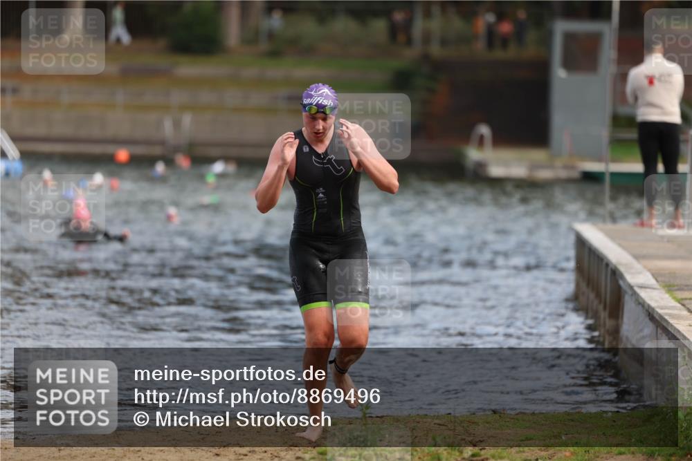 14.09.2025 - Stadtparktriathlon Michael Strokosch http://msf.ph/oto/8869496 14.09.2025 10:53:23 Schwimmen 902 meine-sportfotos.de