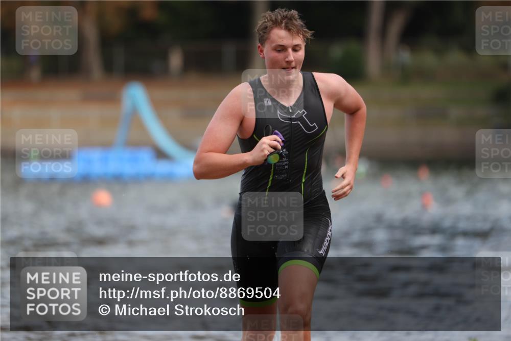 14.09.2025 - Stadtparktriathlon Michael Strokosch http://msf.ph/oto/8869504 14.09.2025 10:53:25 Schwimmen 902 meine-sportfotos.de