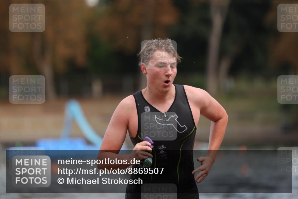 14.09.2025 - Stadtparktriathlon Michael Strokosch http://msf.ph/oto/8869507 14.09.2025 10:53:26 Schwimmen 902 meine-sportfotos.de
