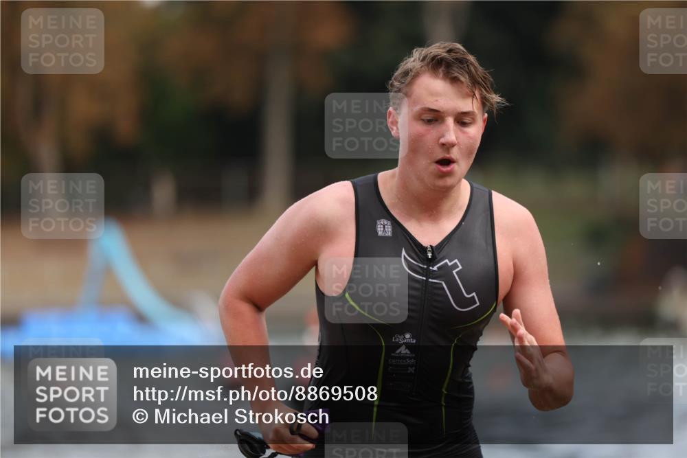 14.09.2025 - Stadtparktriathlon Michael Strokosch http://msf.ph/oto/8869508 14.09.2025 10:53:26 Schwimmen 902 meine-sportfotos.de