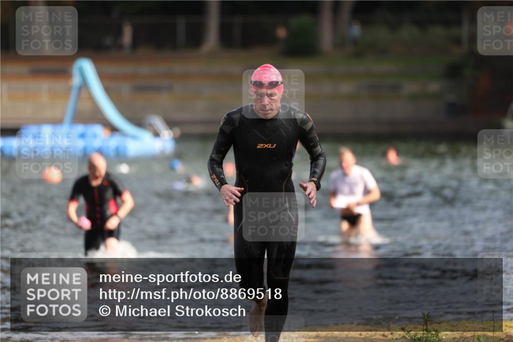 14.09.2025 - Stadtparktriathlon Michael Strokosch http://msf.ph/oto/8869518 14.09.2025 10:53:47 Schwimmen 871, 874 meine-sportfotos.de
