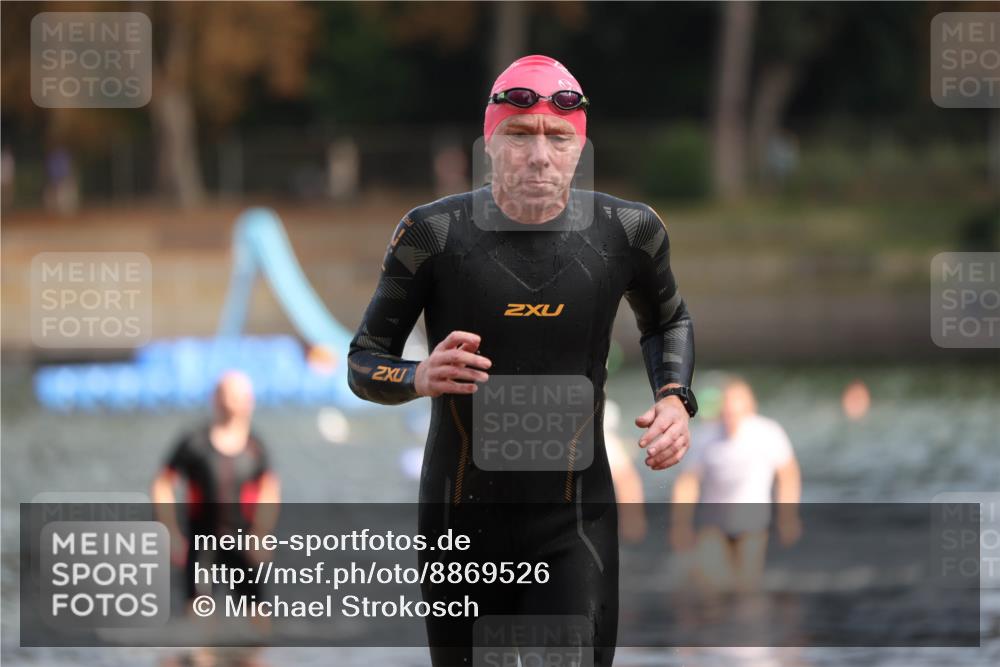 14.09.2025 - Stadtparktriathlon Michael Strokosch http://msf.ph/oto/8869526 14.09.2025 10:53:49 Schwimmen 871, 874, 915 meine-sportfotos.de
