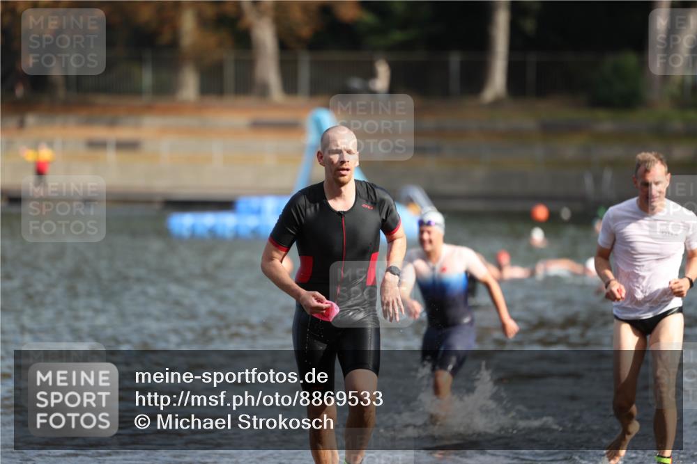 14.09.2025 - Stadtparktriathlon Michael Strokosch http://msf.ph/oto/8869533 14.09.2025 10:53:56 Schwimmen 829, 874, 915 meine-sportfotos.de