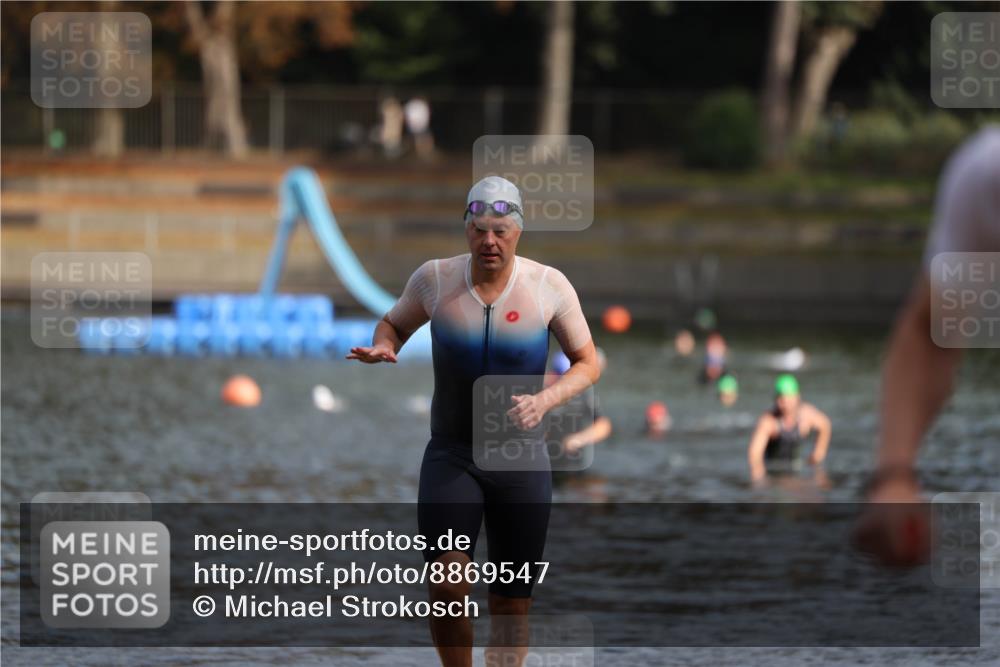 14.09.2025 - Stadtparktriathlon Michael Strokosch http://msf.ph/oto/8869547 14.09.2025 10:54:00 Schwimmen 829, 874, 915 meine-sportfotos.de
