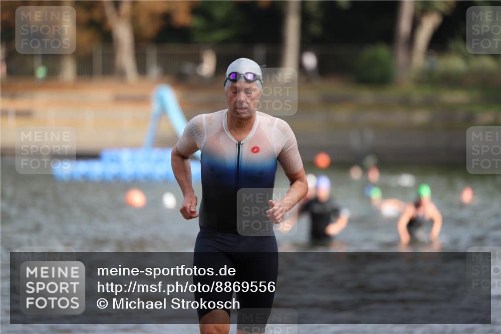 14.09.2025 - Stadtparktriathlon Michael Strokosch http://msf.ph/oto/8869556 14.09.2025 10:54:02 Schwimmen 829, 874, 915 meine-sportfotos.de