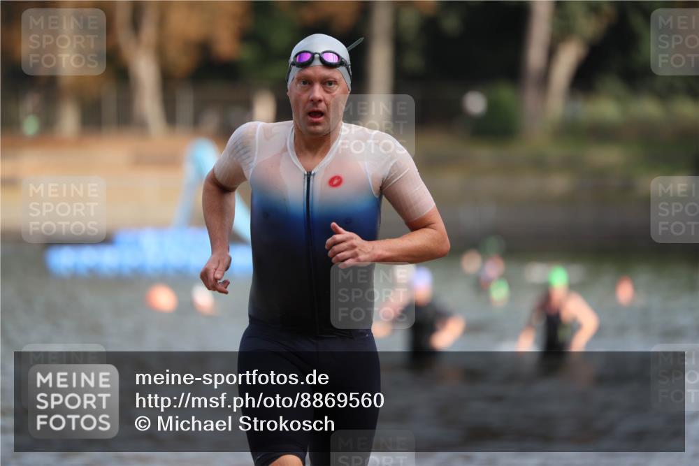 14.09.2025 - Stadtparktriathlon Michael Strokosch http://msf.ph/oto/8869560 14.09.2025 10:54:03 Schwimmen 829, 874, 915 meine-sportfotos.de