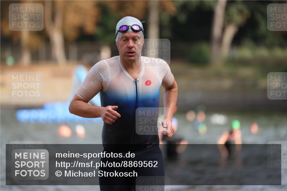 14.09.2025 - Stadtparktriathlon Michael Strokosch http://msf.ph/oto/8869562 14.09.2025 10:54:03 Schwimmen 829, 874, 915 meine-sportfotos.de