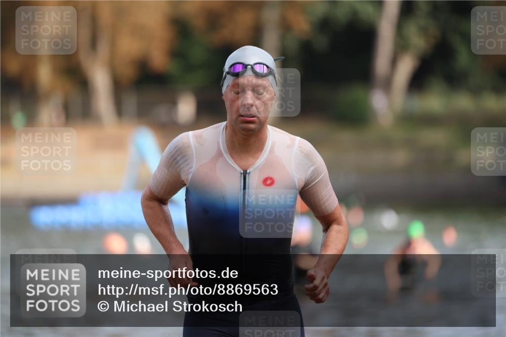 14.09.2025 - Stadtparktriathlon Michael Strokosch http://msf.ph/oto/8869563 14.09.2025 10:54:03 Schwimmen 829, 874, 915 meine-sportfotos.de