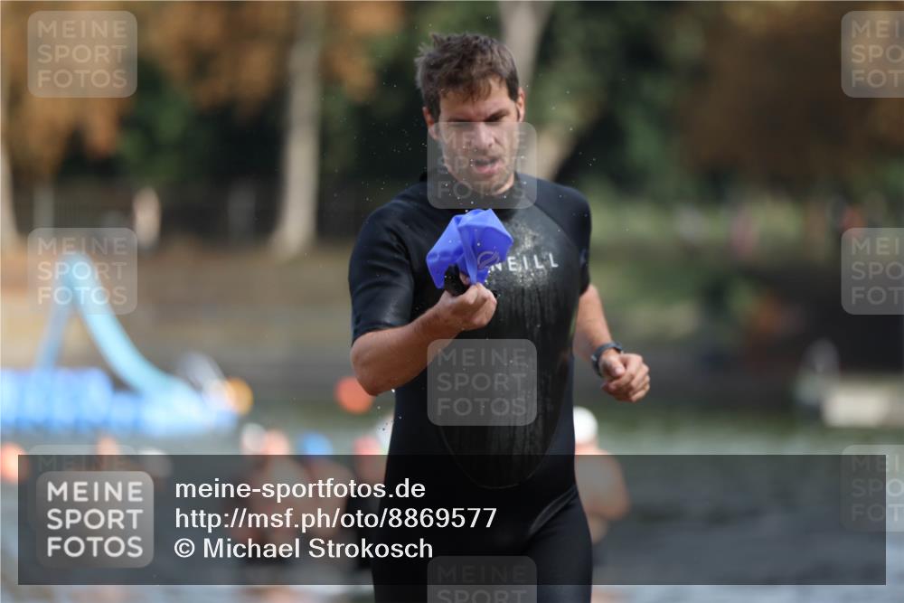 14.09.2025 - Stadtparktriathlon Michael Strokosch http://msf.ph/oto/8869577 14.09.2025 10:54:20 Schwimmen 837, 858, 921 meine-sportfotos.de