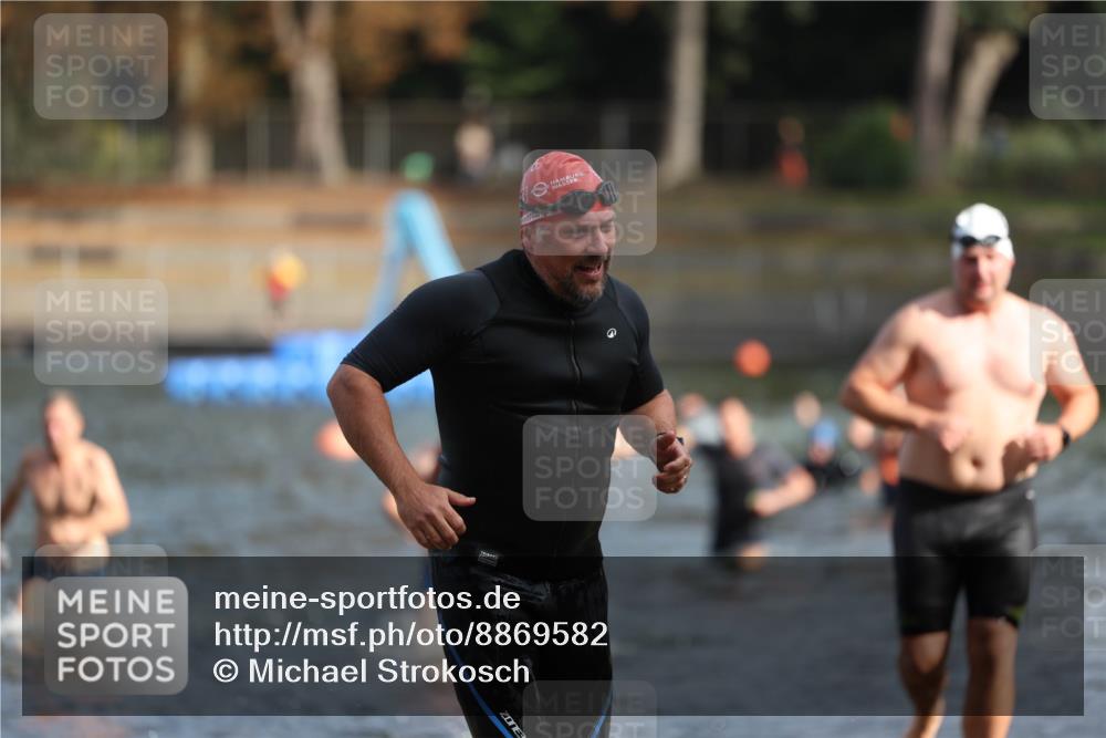 14.09.2025 - Stadtparktriathlon Michael Strokosch http://msf.ph/oto/8869582 14.09.2025 10:54:30 Schwimmen 837, 843, 876, 891, 895 meine-sportfotos.de